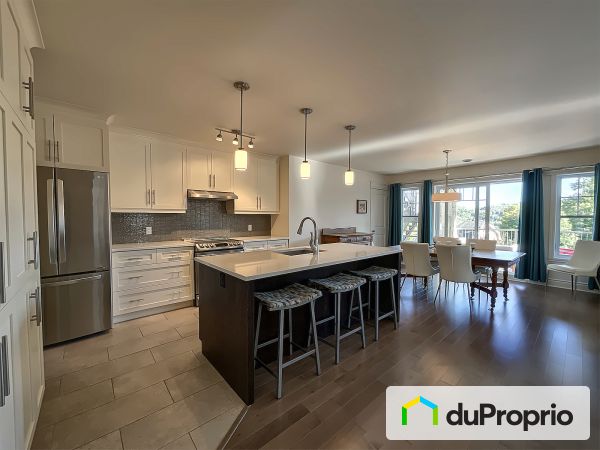 Salle à manger / Cuisine - 311, chemin de la Pinède, Piedmont à vendre