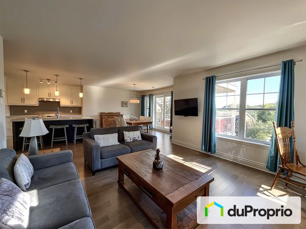 Living / Dining Room - 311 chemin de la Pinède, Piedmont for sale