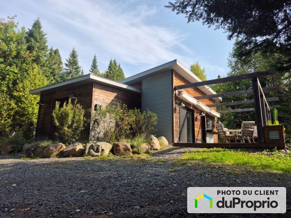 406, chemin des Hameaux, Lantier à vendre