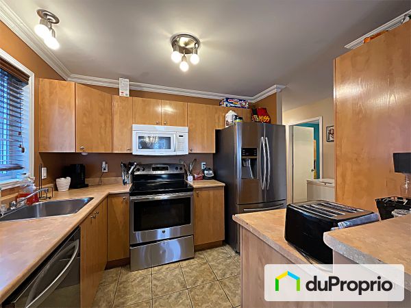 1-4385 boulevard Saint-laurent, Ste-Catherine for rent