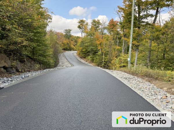 . chemin des Potentilles, Ste-Anne-Des-Lacs for sale