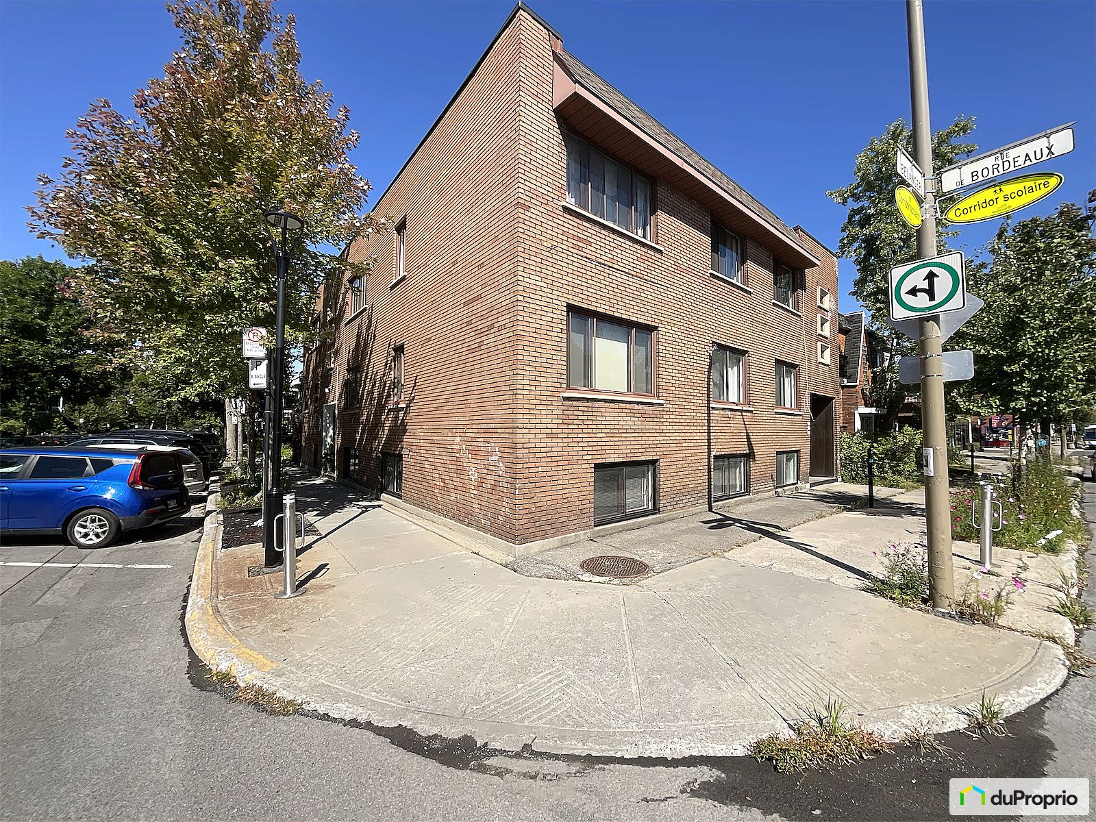 2005 Rue Belanger — photo 1