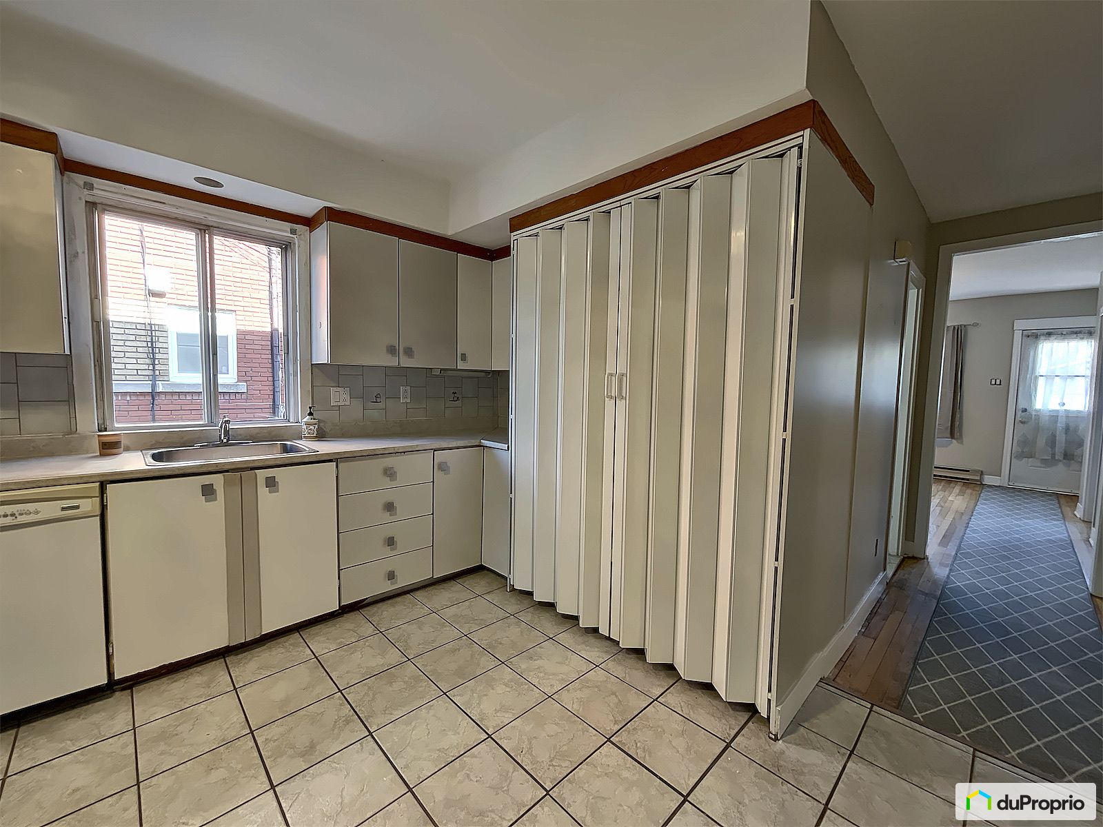 104 Boulevard Levesque Est — photo 2