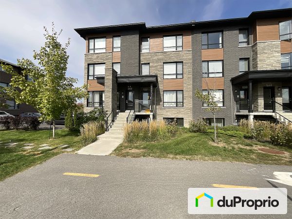 4143, rue Bernard-Hubert, Longueuil (St-Hubert) à vendre