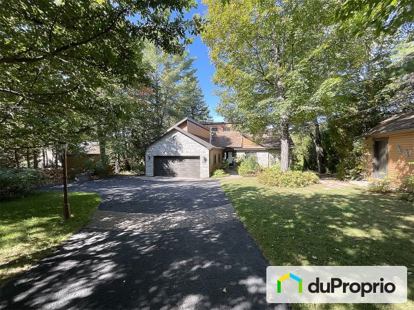 949, chemin du Lac-Connelly, St-Hippolyte à vendre