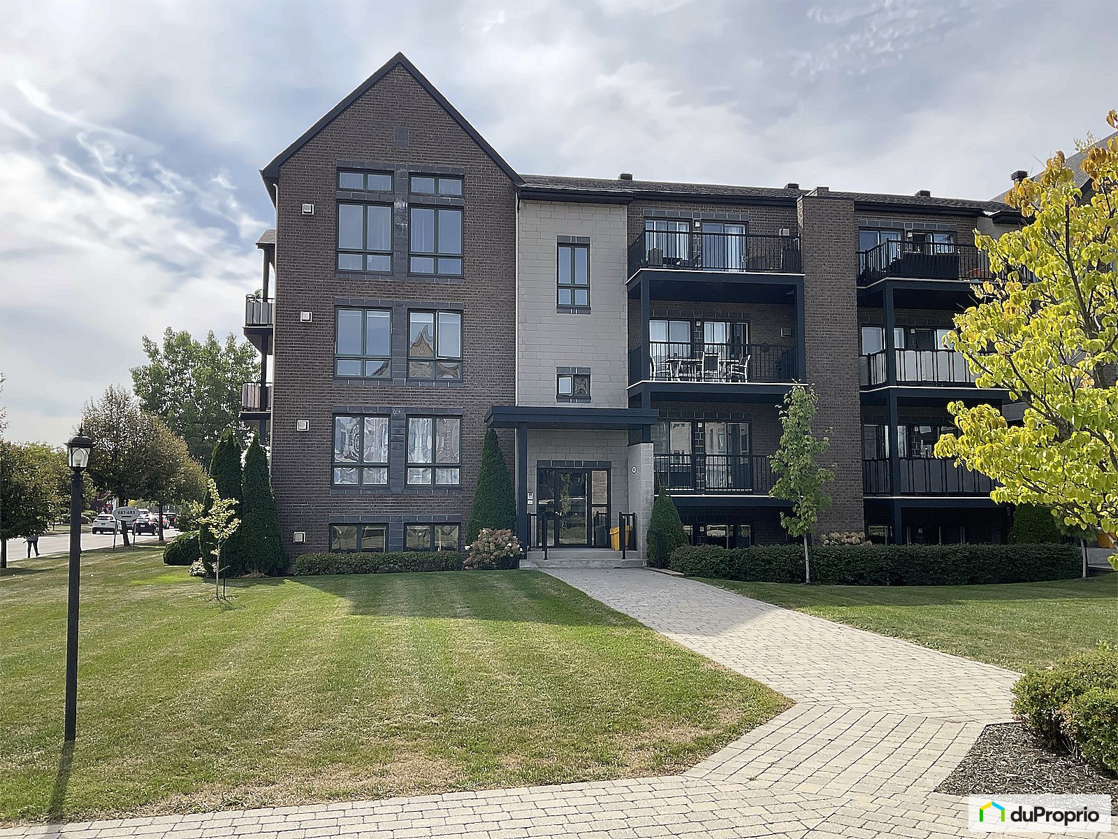 301 681 Montee De Pionnier — photo 1