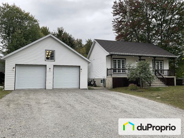 30, rue Claveau, St-Lin-Laurentides à vendre