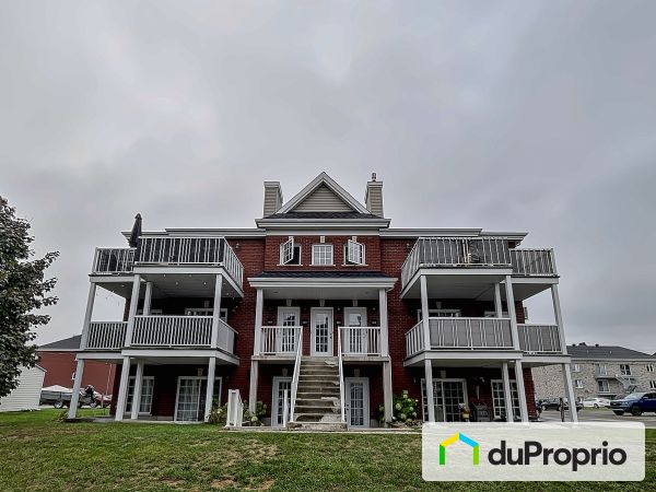 816 rue des Bosquets, Ste-Marthe-Sur-Le-Lac for sale