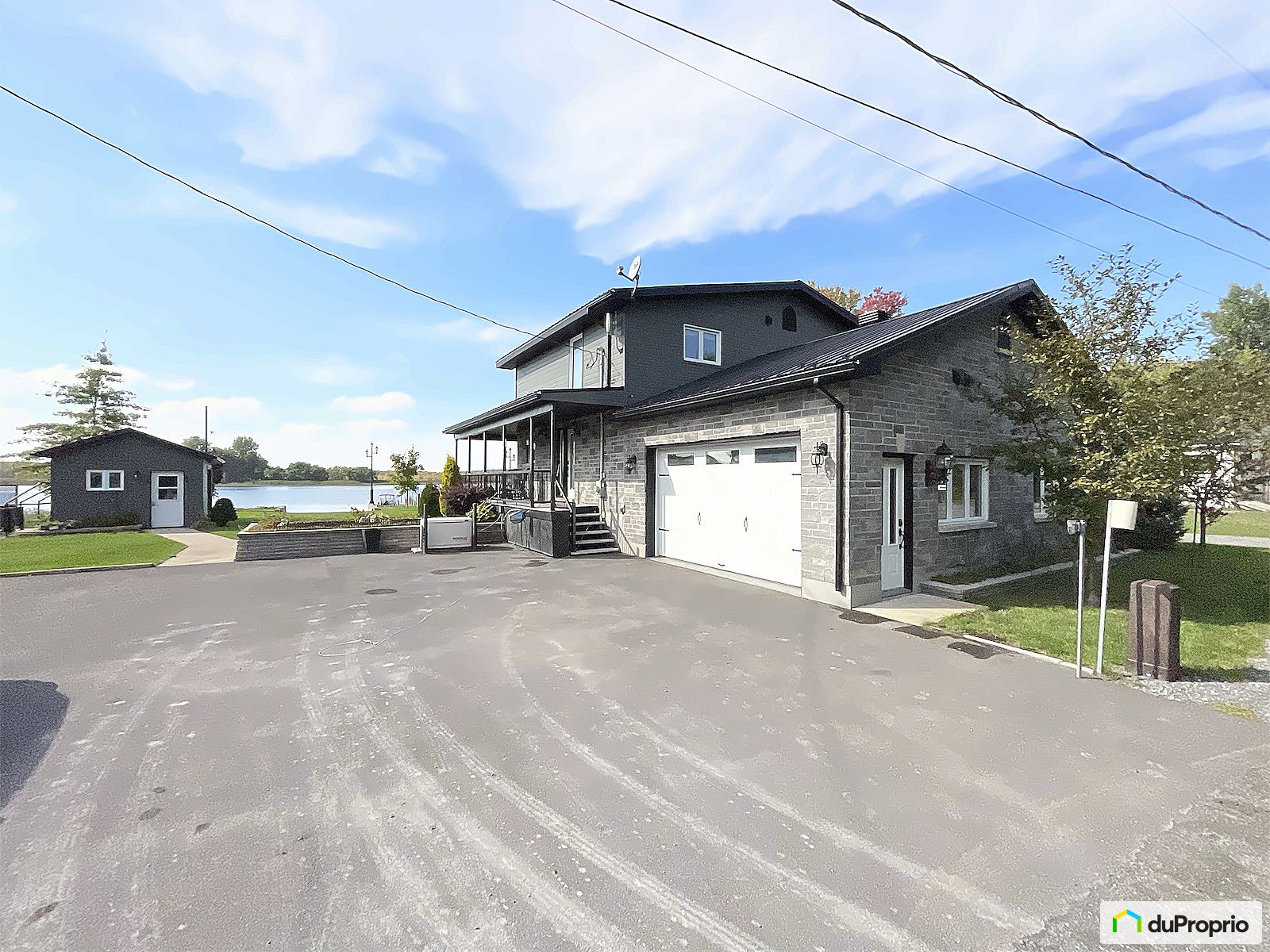 156 Rue Saint Jean — photo 2