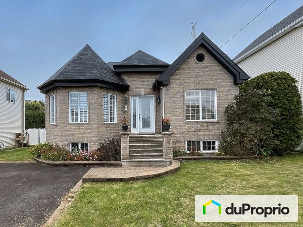 10, rue de la Cascade, St-Basile-Le-Grand à vendre