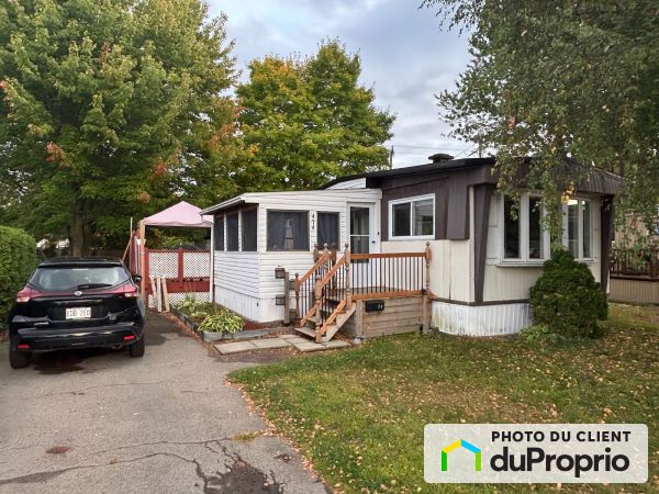 474 rue Terrasse E.-Périllard, Ste-Marthe-Sur-Le-Lac for sale