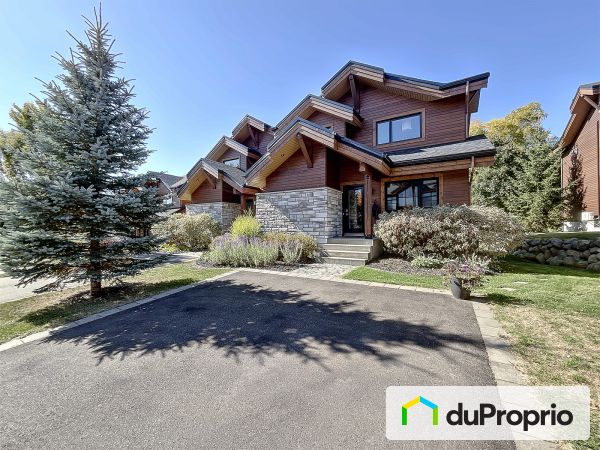 209 rue Simard, St-Ferréol-les-Neiges for sale