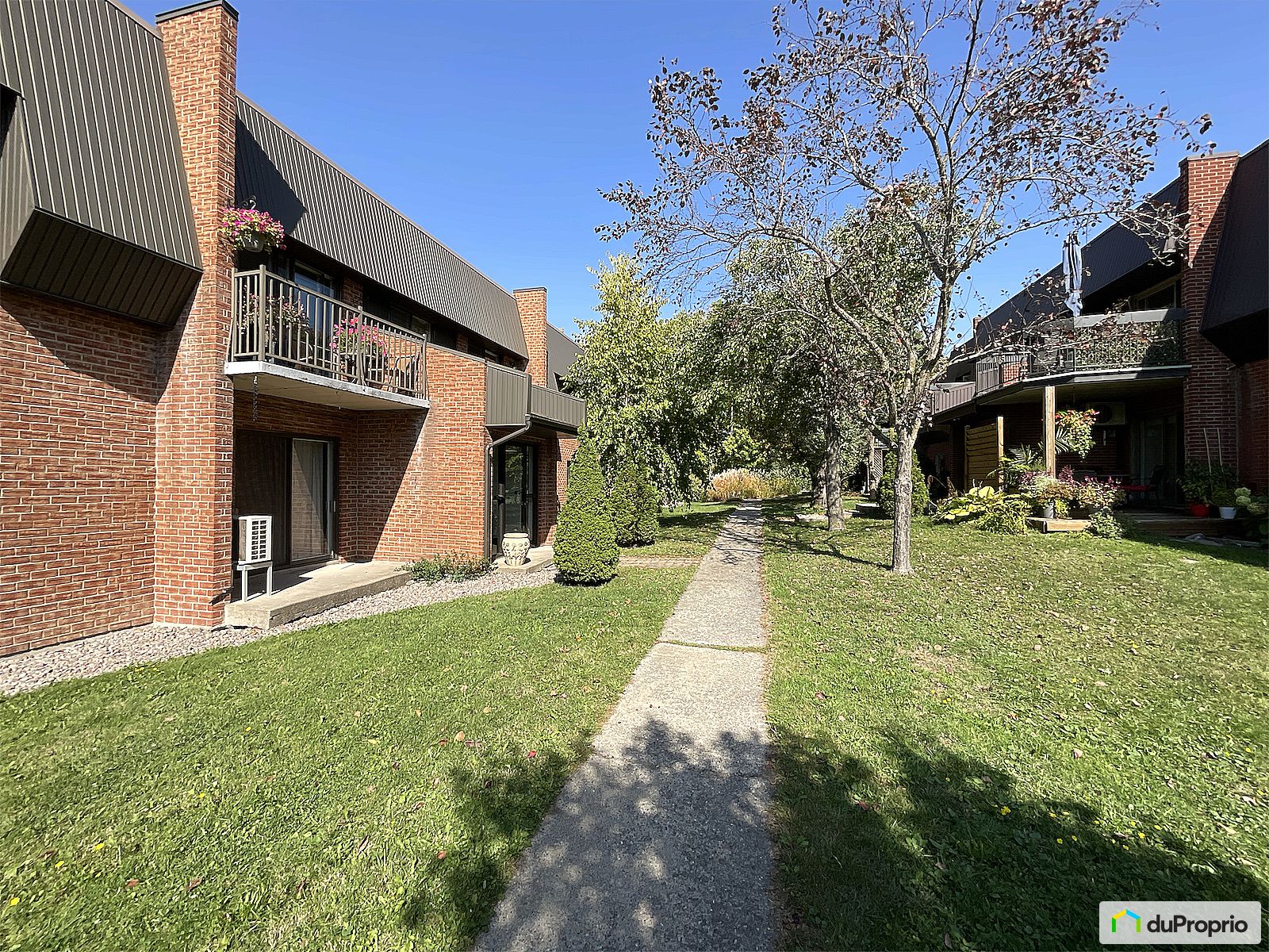 201 400 Place Du Manoir — photo 2