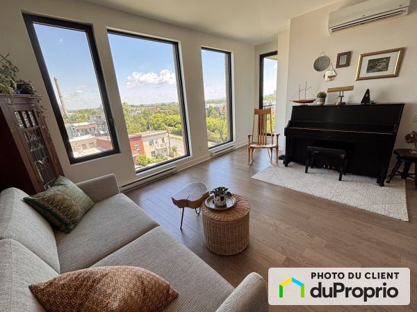 Salon - 632-5661, avenue du Chateaubriand, Rosemont / La Petite Patrie à vendre