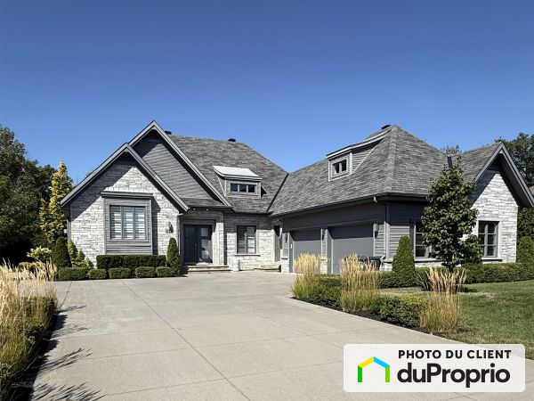 1618 rue de Lugano, St-Michel for sale