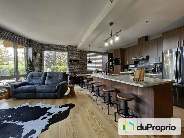 Living Room - 111-1370 avenue du Golf de Bélair, Val-Bélair for sale