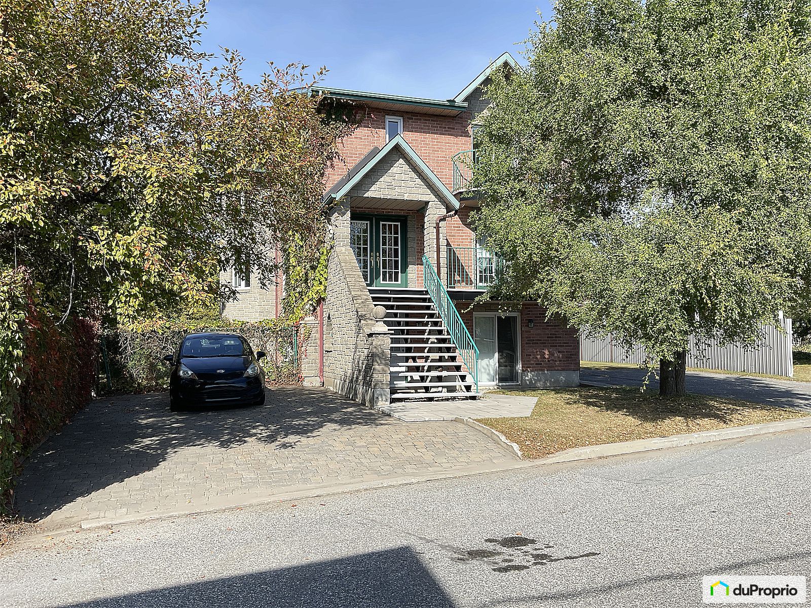 301 303 305 Rue Raymond — photo 1