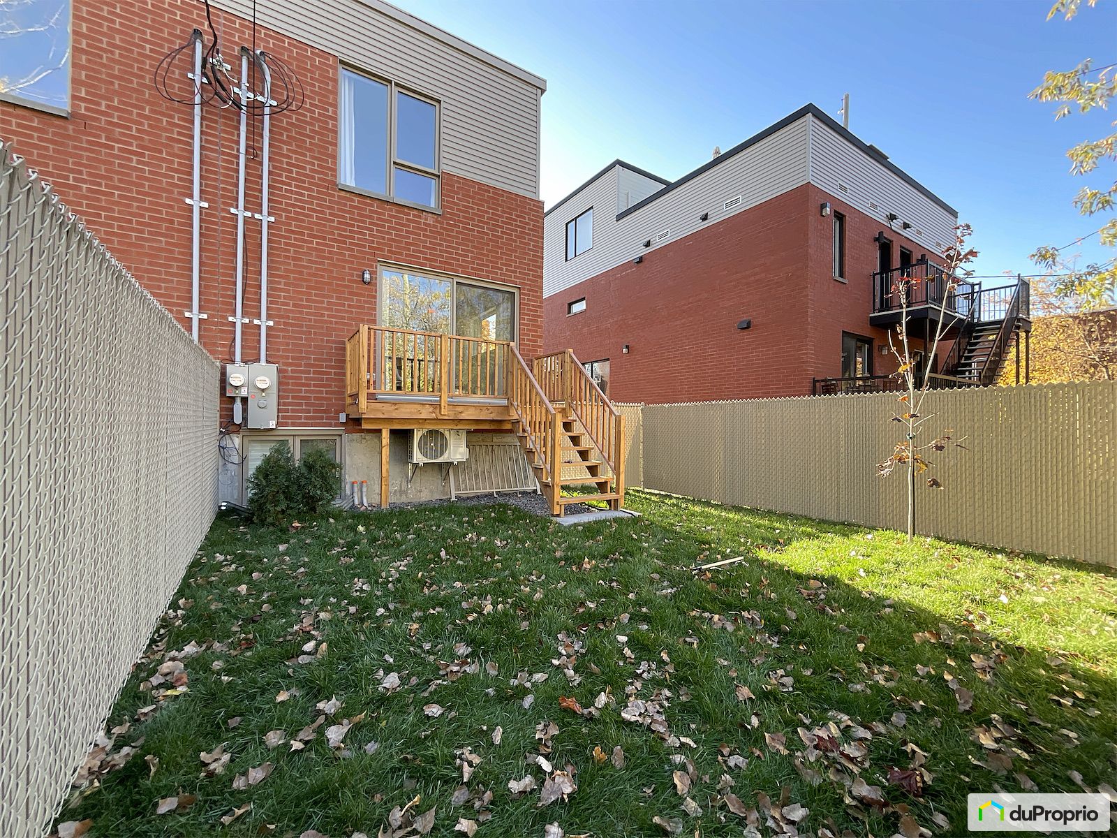 215 Rue Saint Louis — photo 2