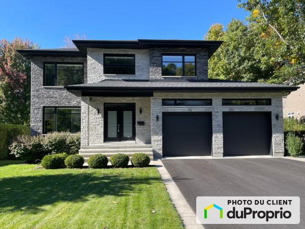 225 rue Louis-Ducharme, Mont-St-Hilaire for sale