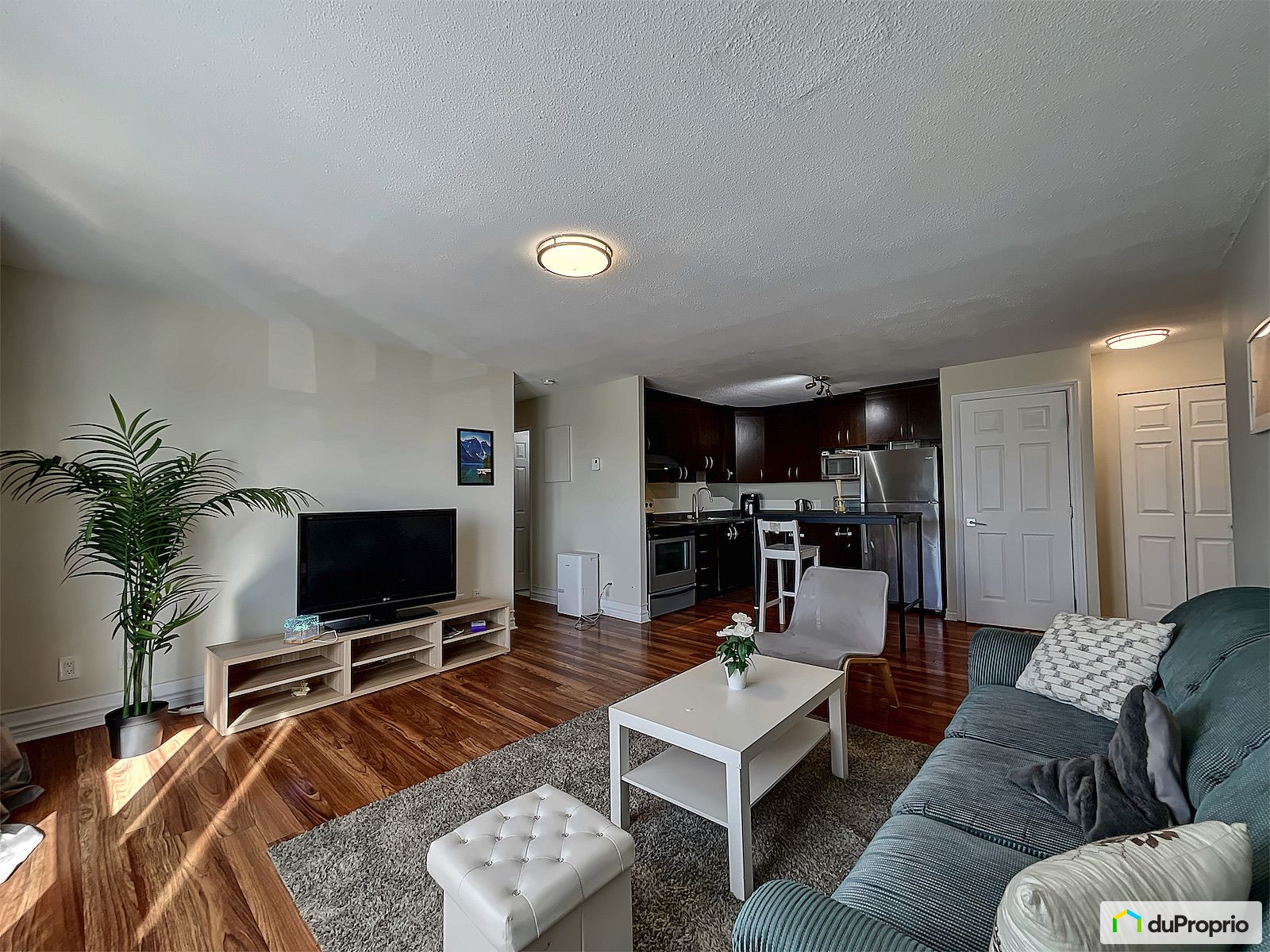 204 86 Rue Front — photo 1