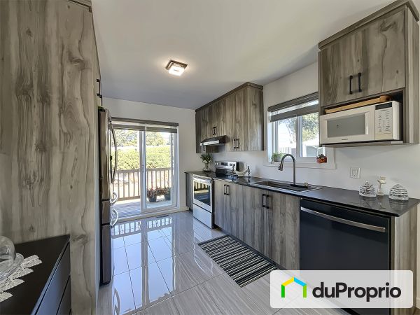 397 rue Laurin, St-Eustache for sale