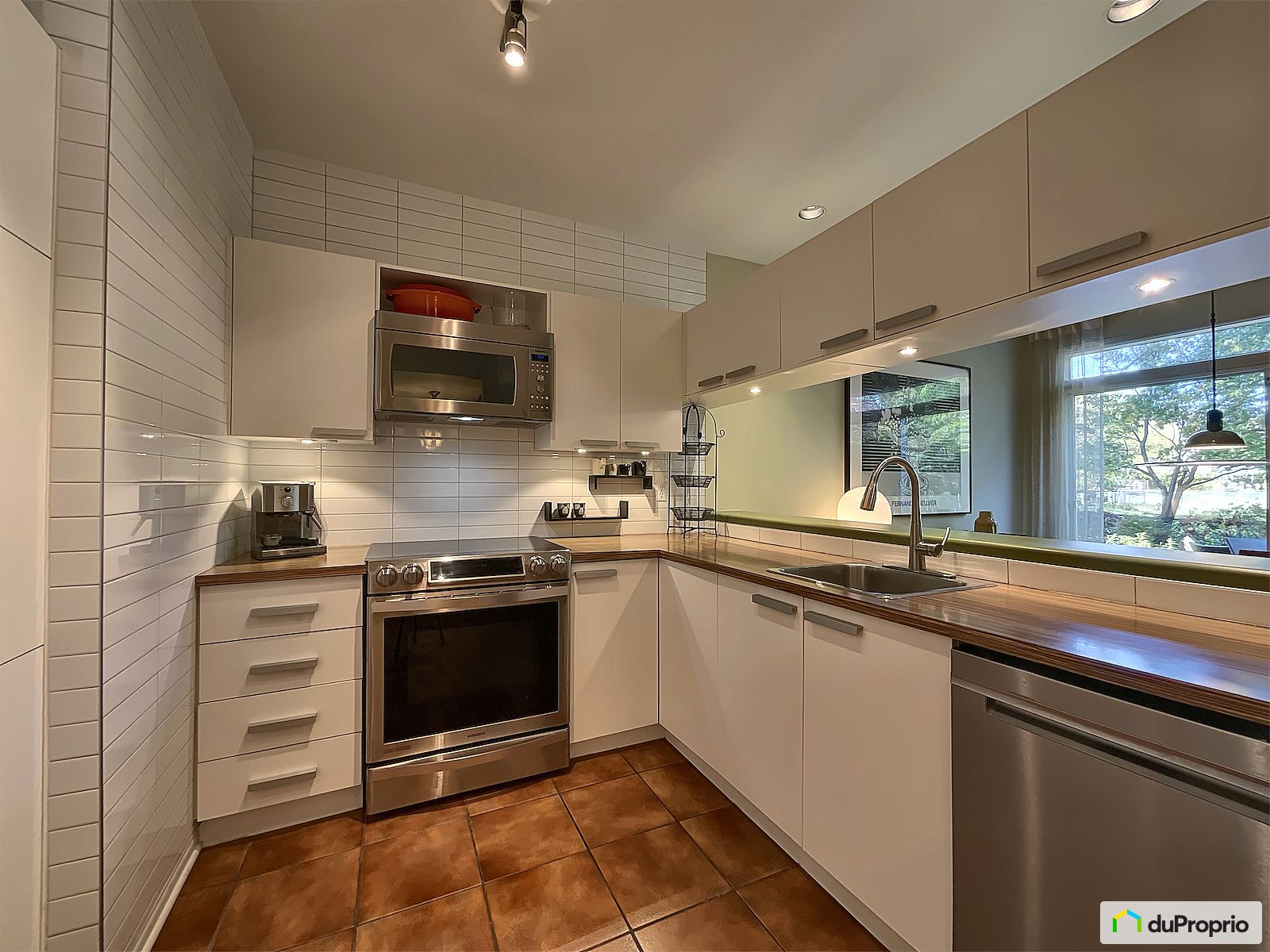1585 Rue Adoncour — photo 2