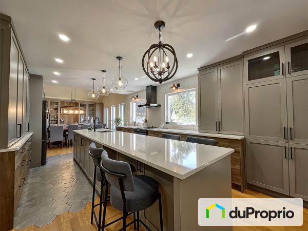 381, rue Bergeron, Godmanchester à vendre