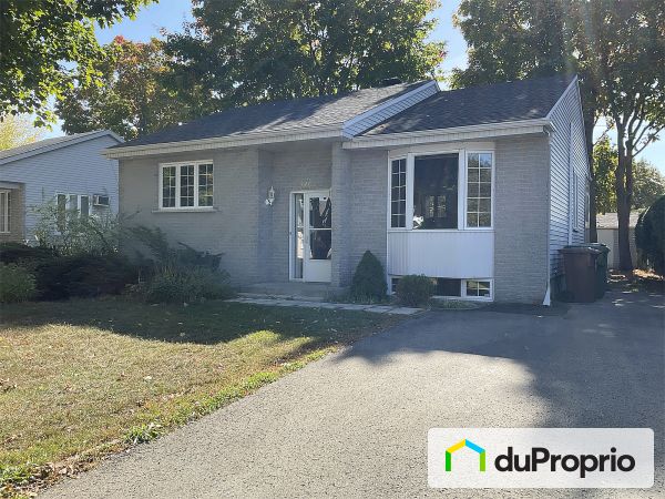 946 rue des Érables, St-Eustache for sale