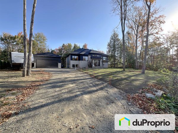 84, rue du Monarque, St-Hippolyte à vendre