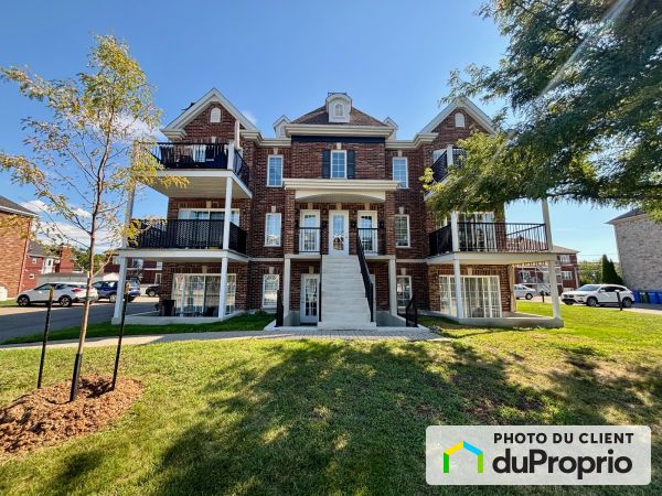 2-100, rue Marie-Victorin, St-Eustache à vendre