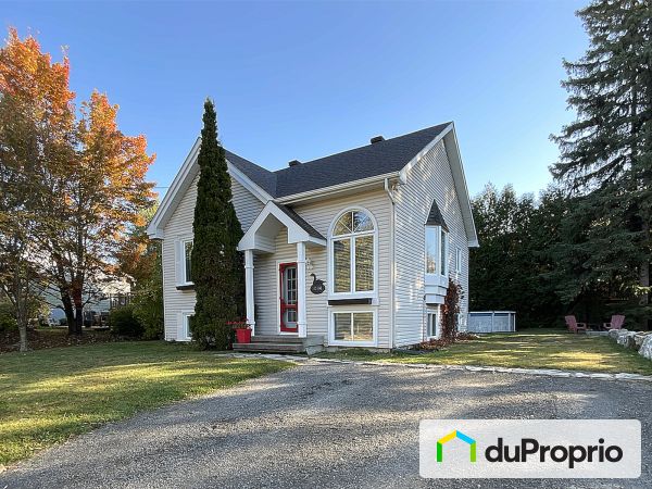 1034, rue Perreault, Prévost à vendre