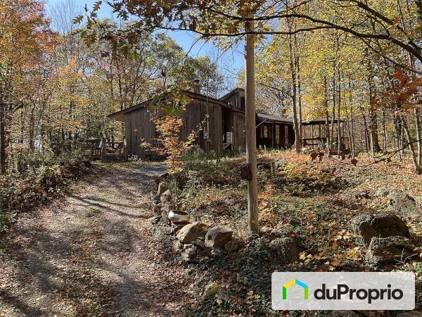 38 rue Cercle des Érables, Chelsea for sale