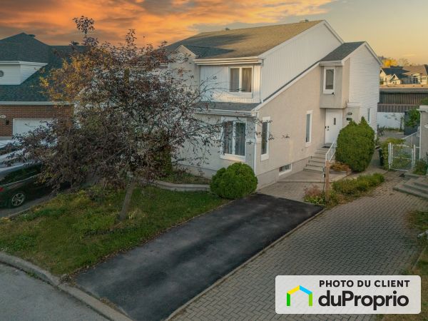 1065, rue Pesant, Ste-Dorothée à vendre