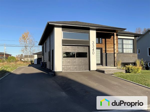 3340 rue des Fauvettes, La Baie for sale