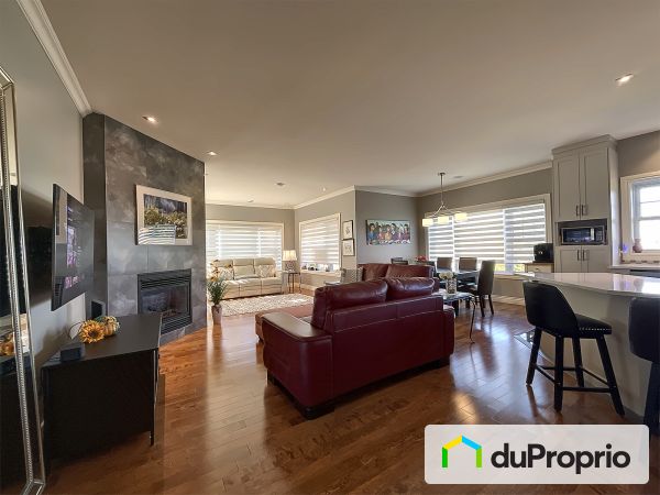 Aire ouverte - 201-130, rue Marcel-R.-Bergeron, Bromont à vendre