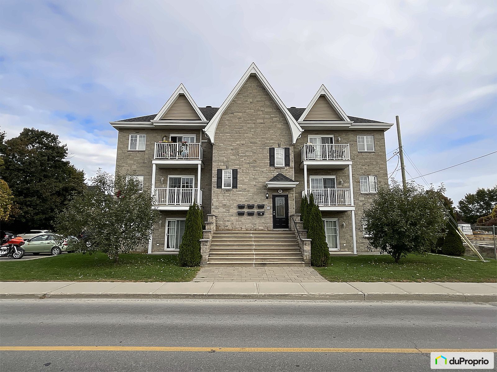 3 311 Chemin Larocque — photo 1