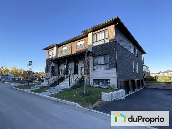 102-115, rue Croissant-Roy, St-Constant for sale