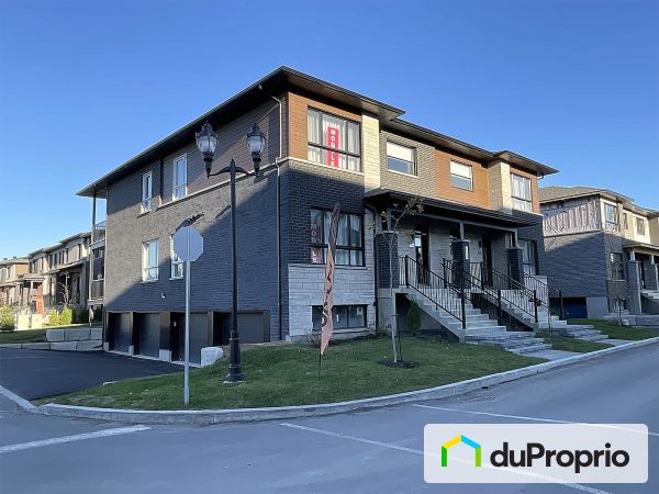 202-115, rue Croissant-Roy, St-Constant for sale