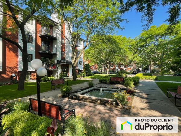 Cour intérieure - 1-55, rue Reid, St-Lambert à vendre