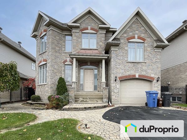 7273, rue des Pivoines, Longueuil (St-Hubert) à vendre