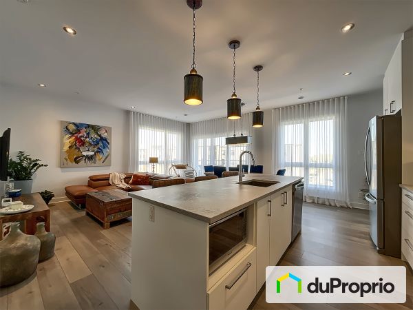 303-3630 rue Roland-Marquette, Longueuil (St-Hubert) for sale