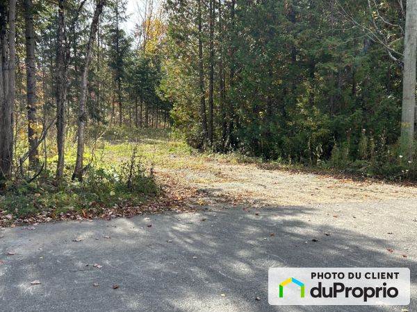 18 chemin du Canton, Lac-Beauport for sale