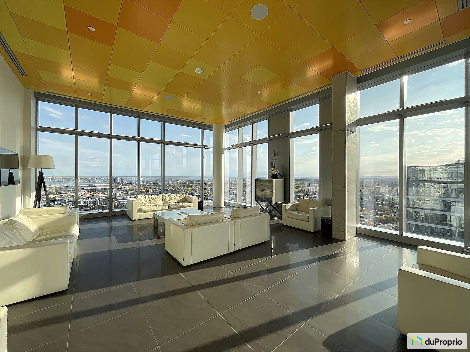 3004 1450 Boulevard Rene Leves — photo 1
