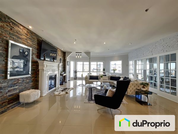 PH 111-7680 boulevard Marie-Victorin, Brossard for sale