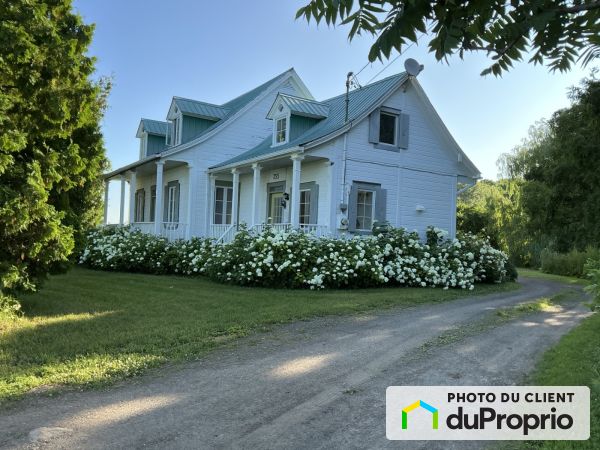 355 rang de l&#39;Annonciation, Oka for sale