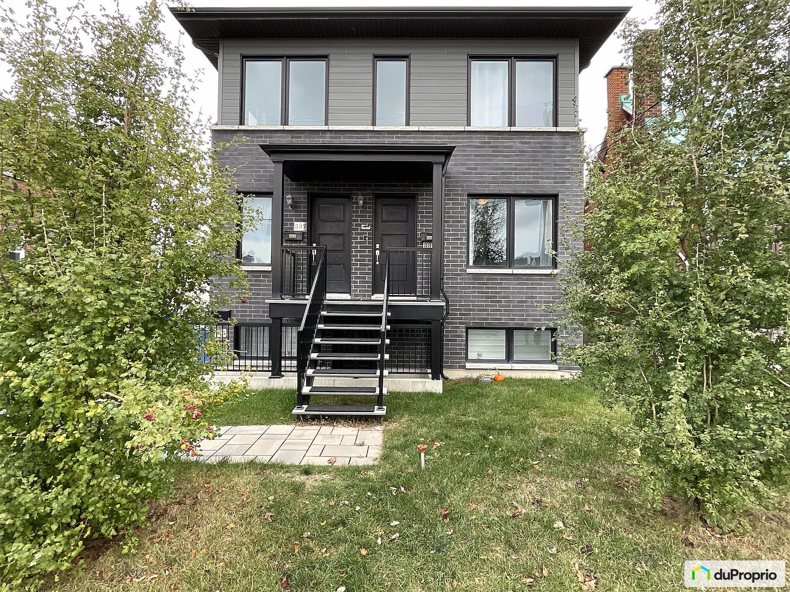 535 537 539 Rue Poupart — photo 1