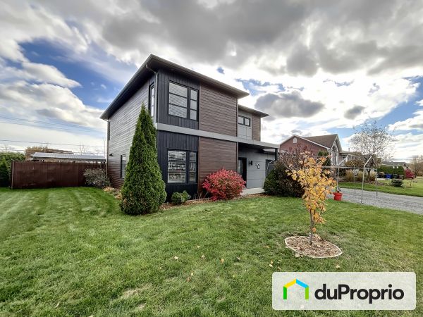 870 rue de l&#39;Érable, Louiseville for sale