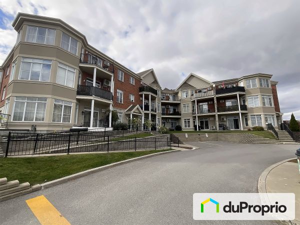 105-1995, avenue de la Gare, Mascouche à vendre