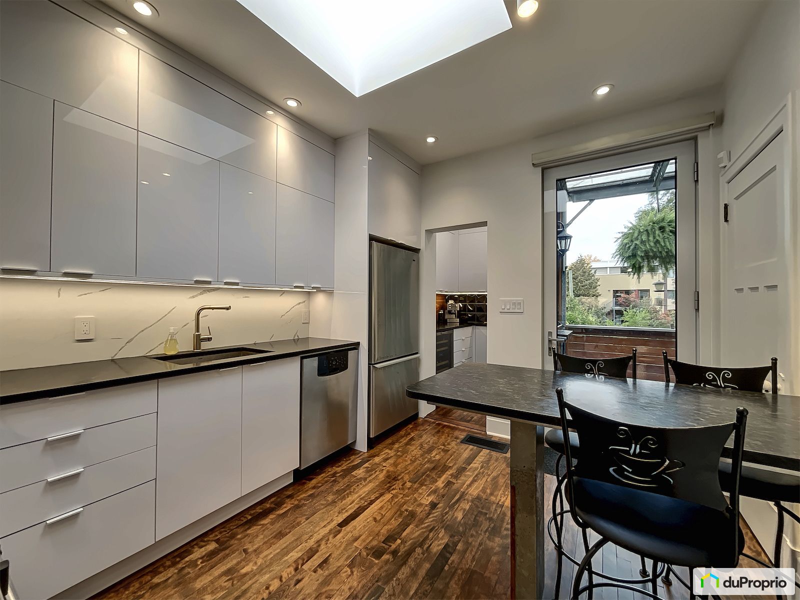 621 623 Avenue Beresford — photo 3