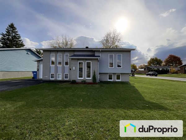 114-114A, rue Newton, Chateauguay for sale